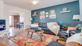 Luxe Colonial House in Alexandria CozySuites